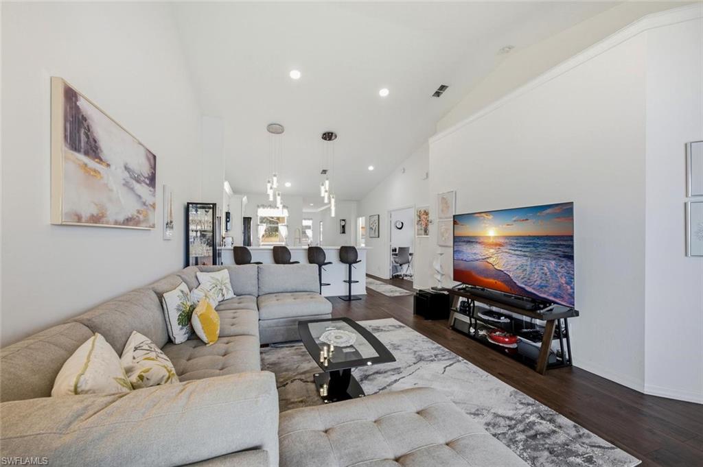 250 Robin Hood CIR 201