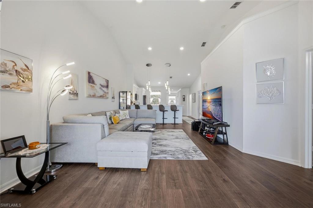 250 Robin Hood CIR 201