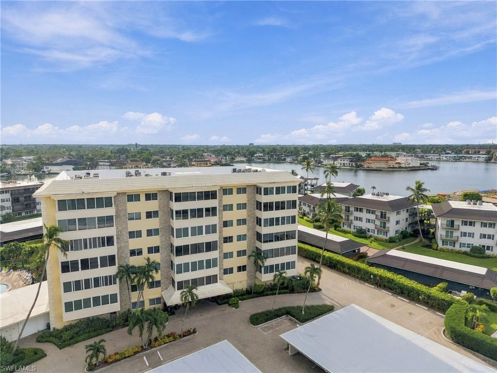 3410 Gulf Shore BLVD N 304