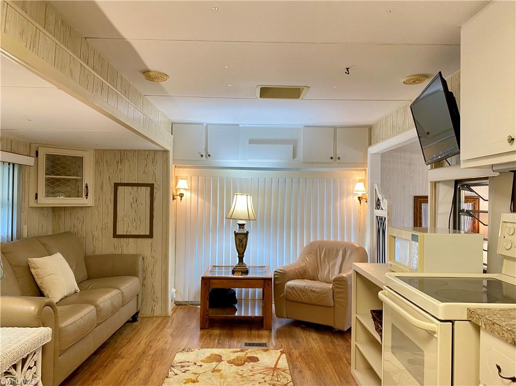 14 Pearl DR 14P