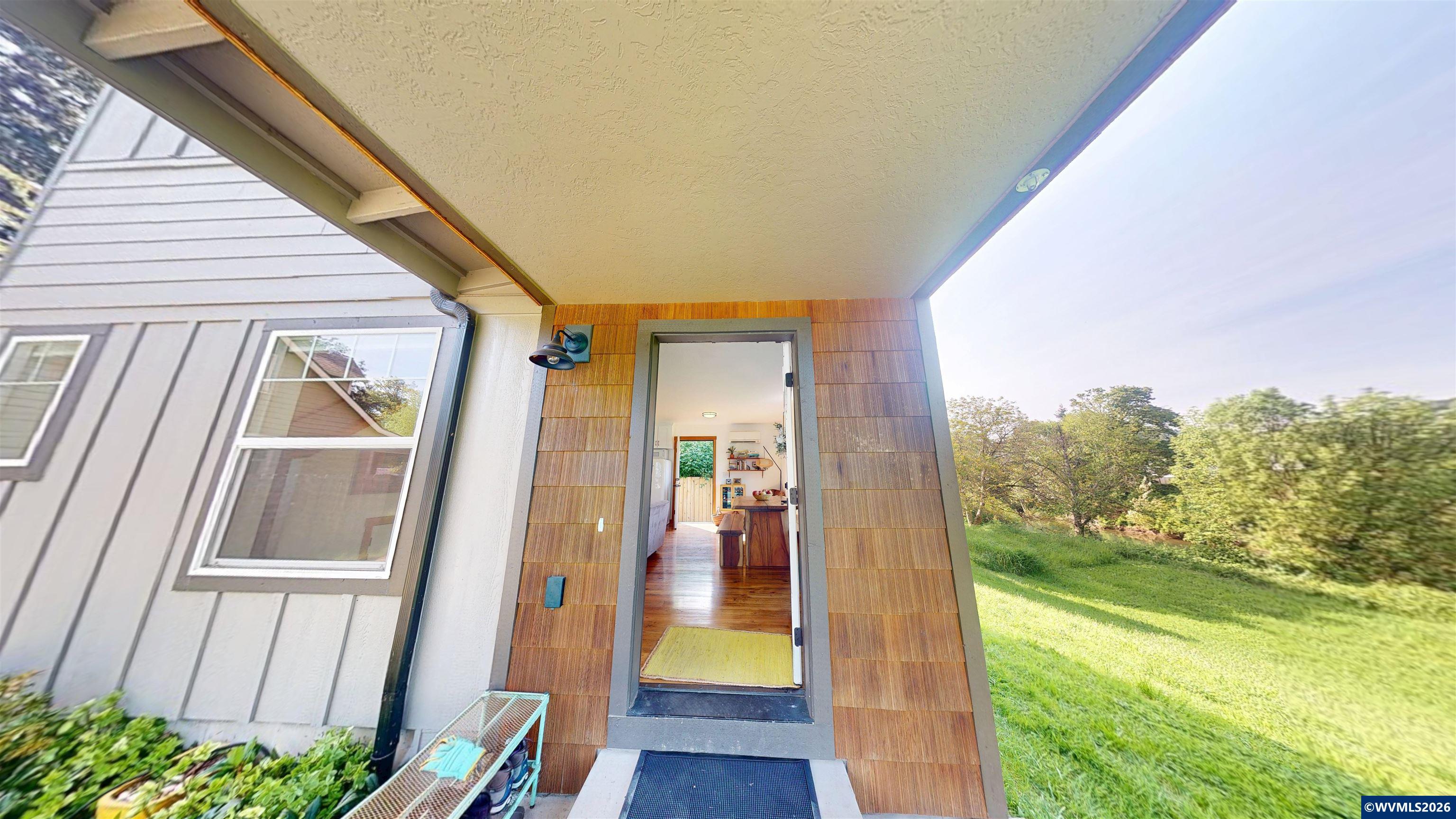 317 SE Sheridan Rd