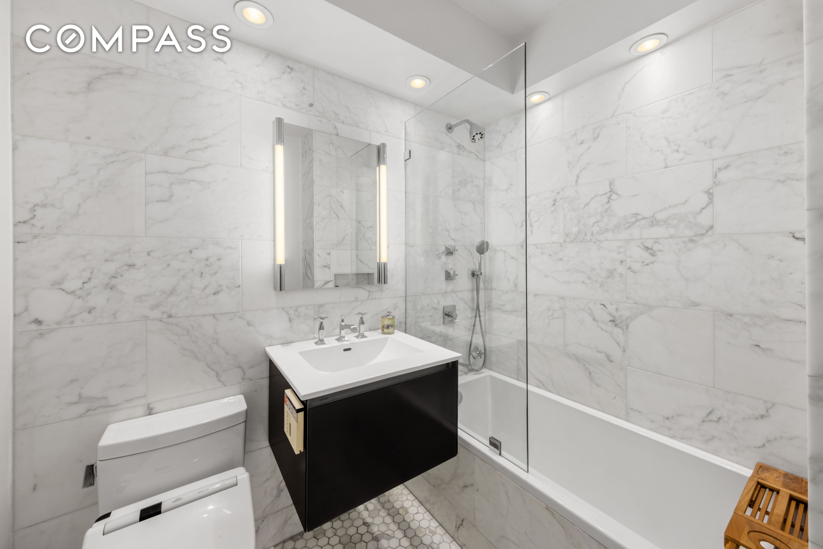 63 E 9th Street 14K