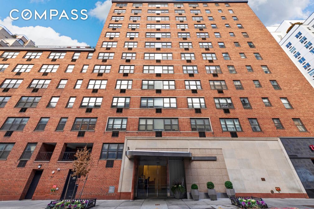 63 E 9th Street 14K