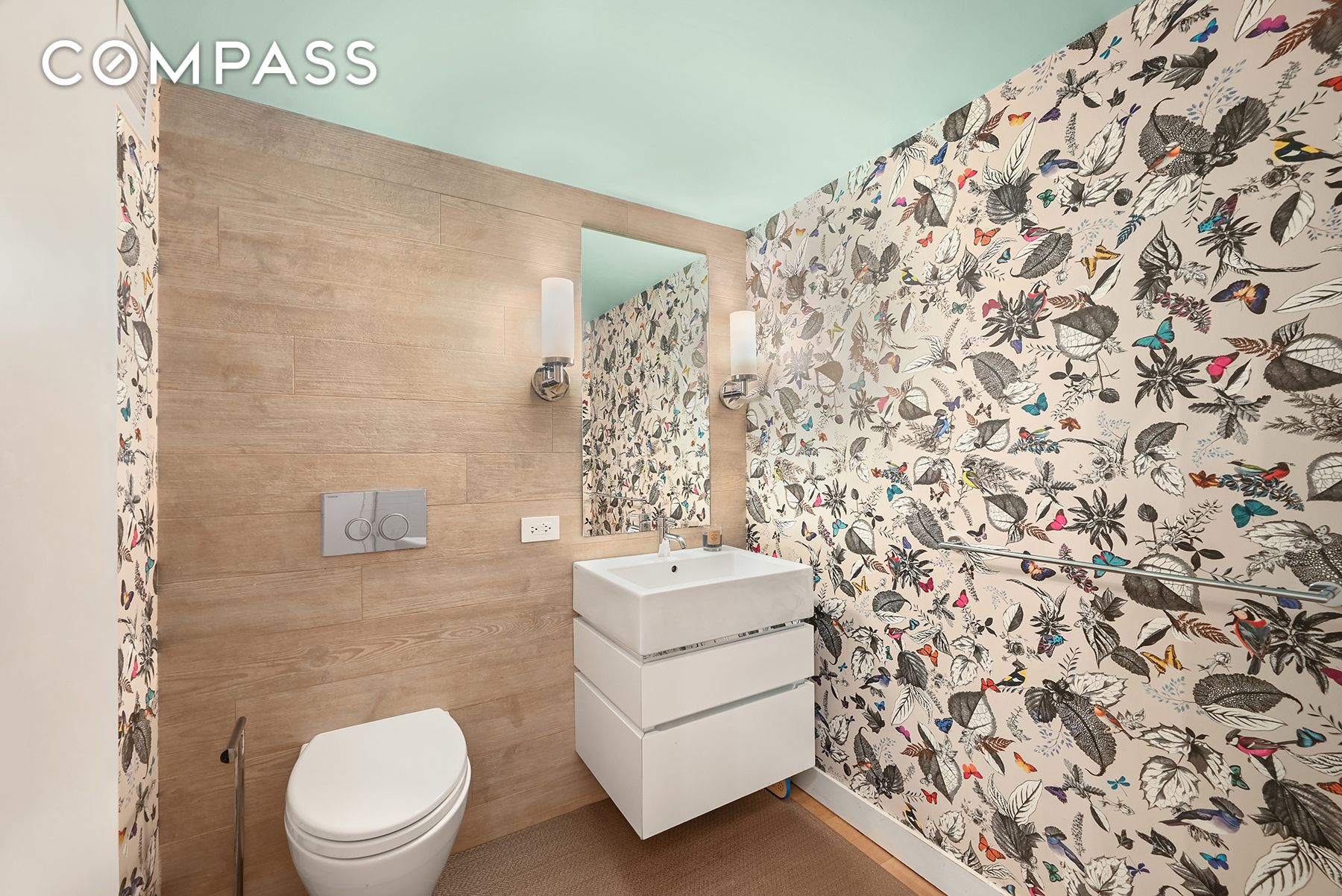 421 Hudson Street 318