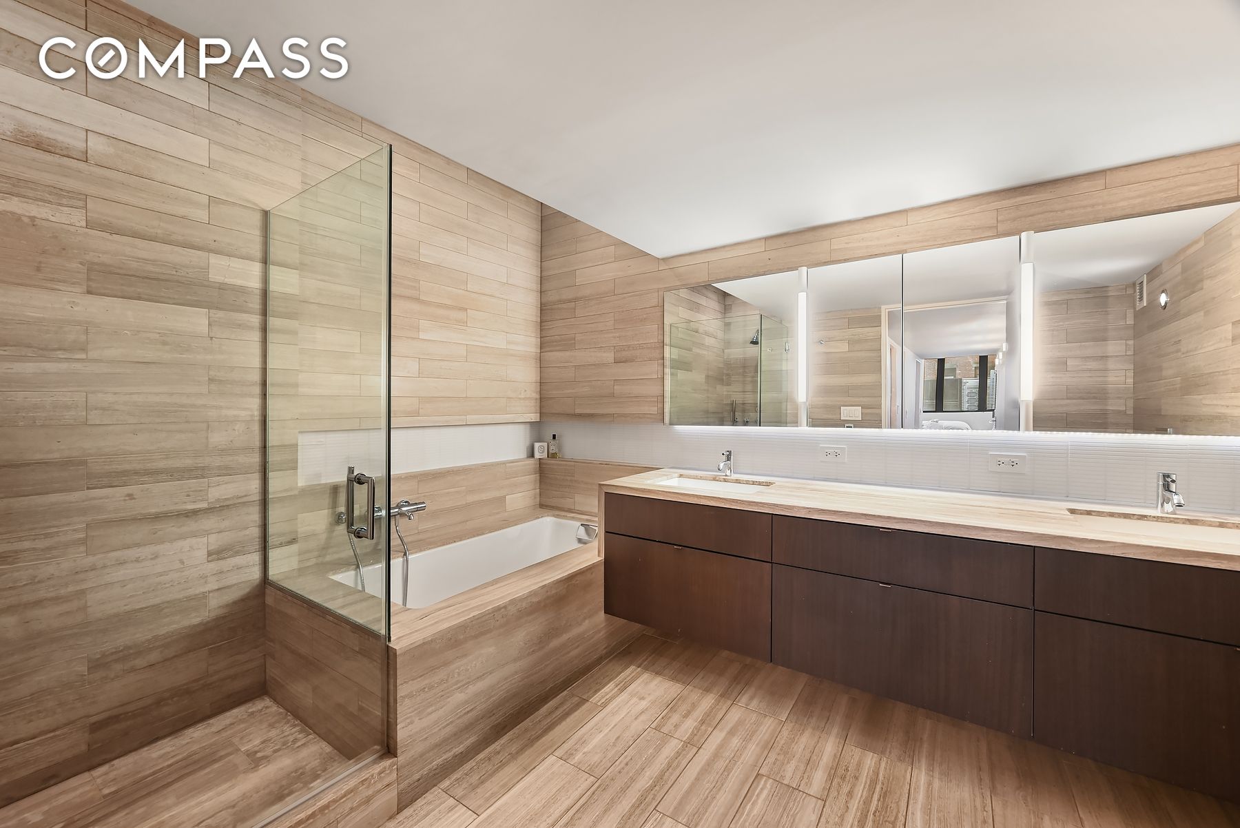 421 Hudson Street 318