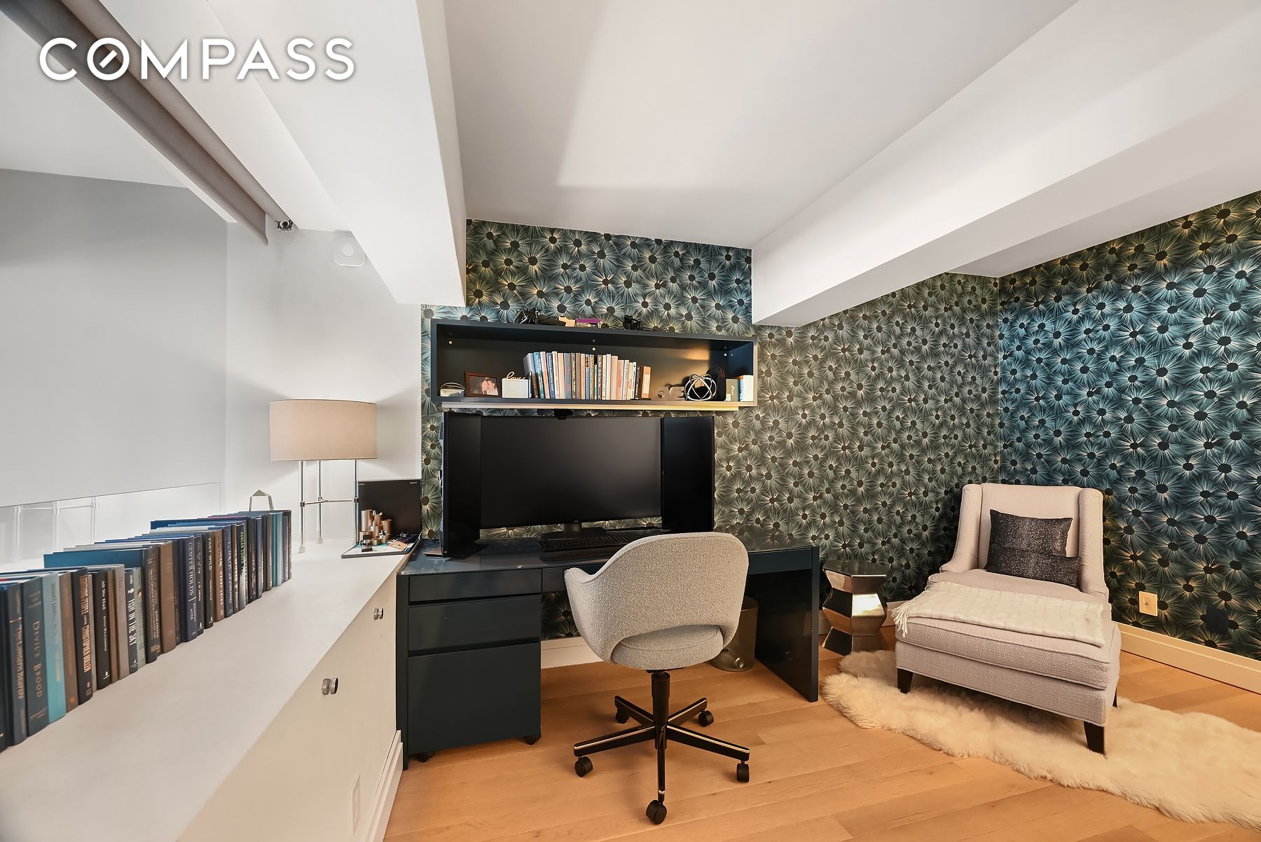 421 Hudson Street 318