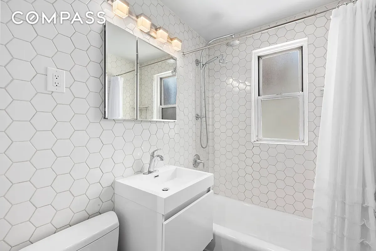 201 E 37th Street 11B