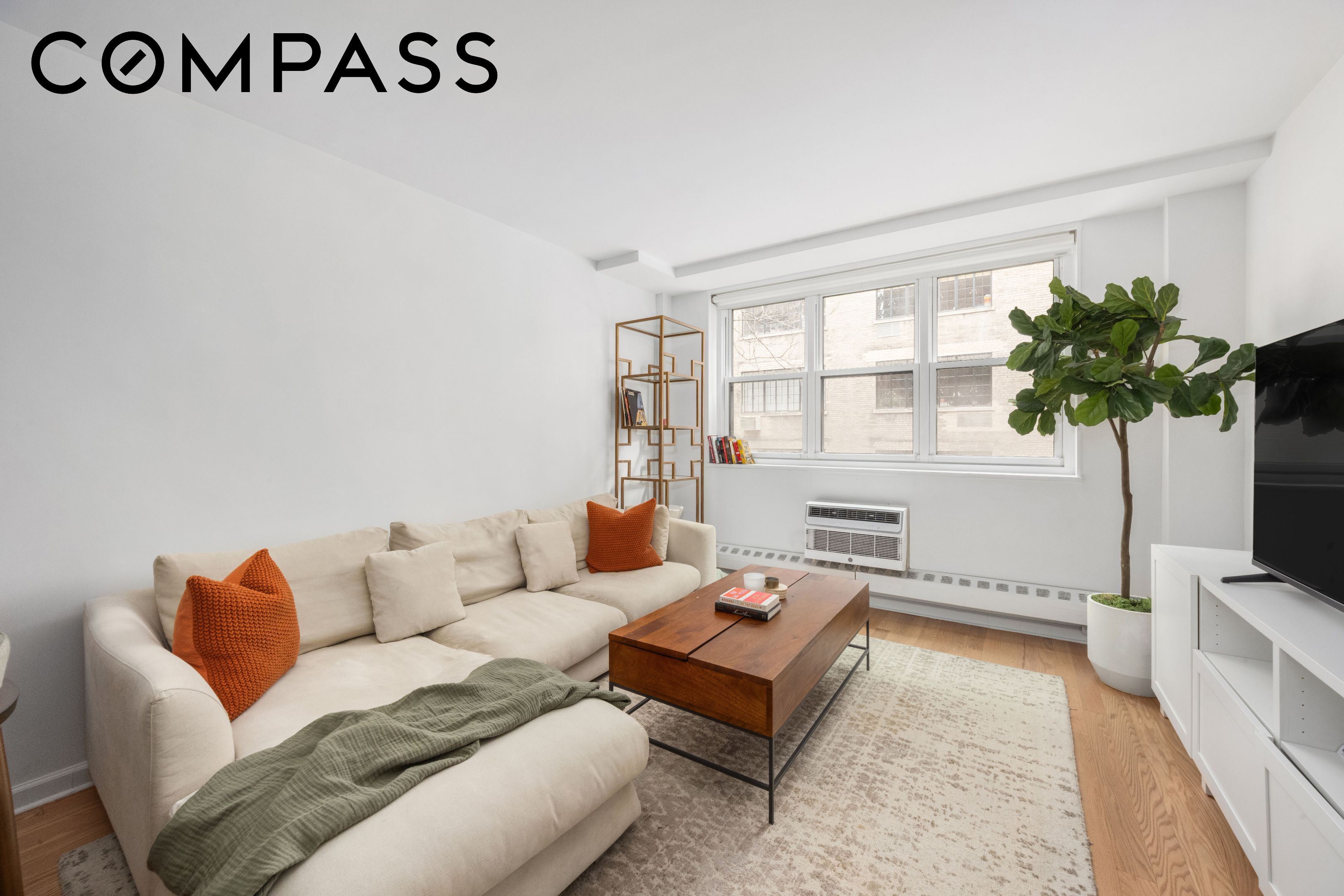 63 E 9th Street 3U