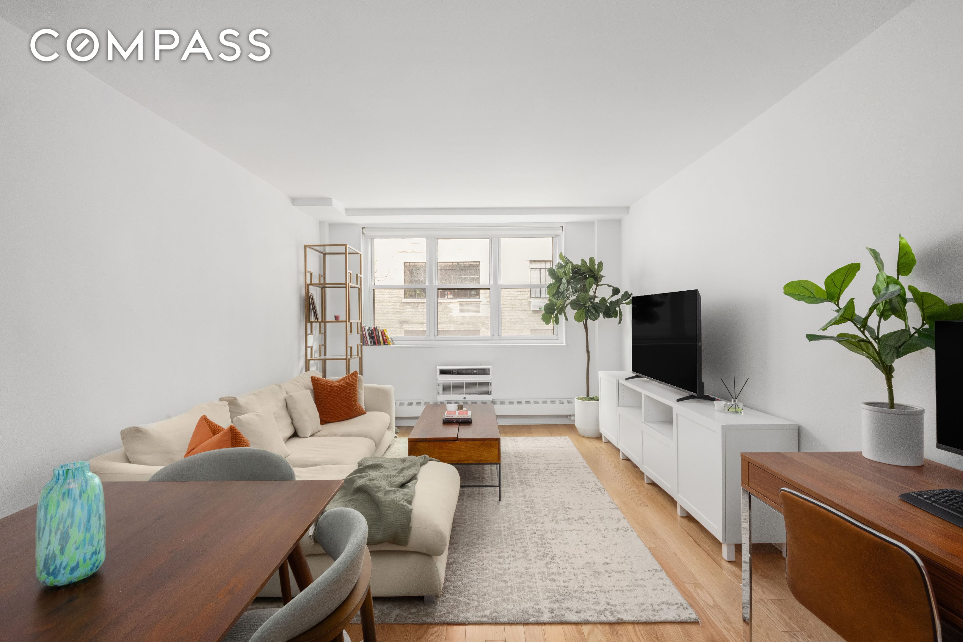 63 E 9th Street 3U