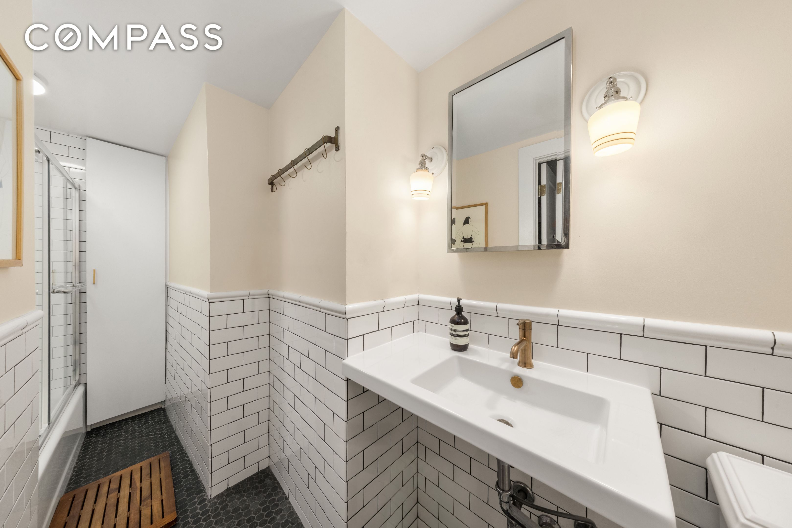 267 E 7th Street GARDEN