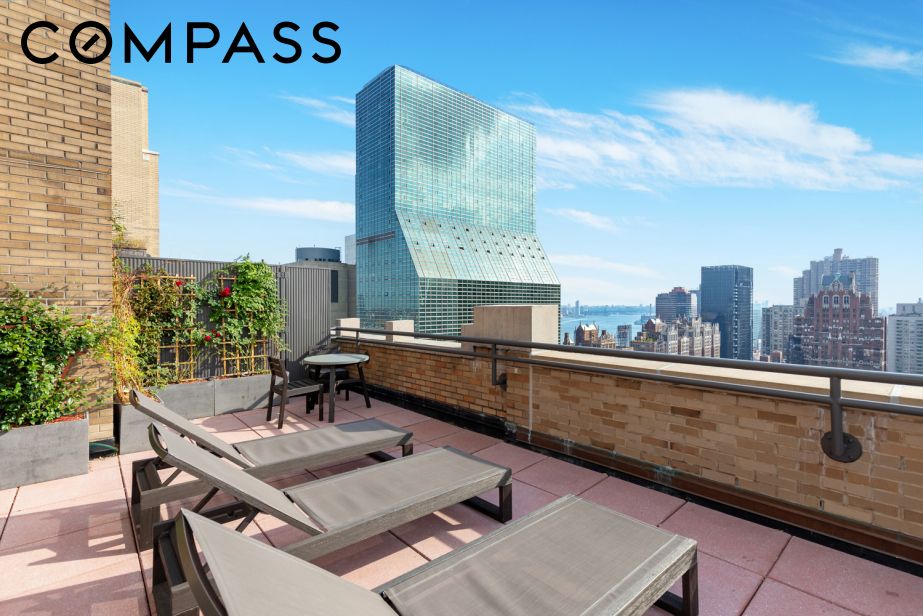 310 E 46th Street 15G
