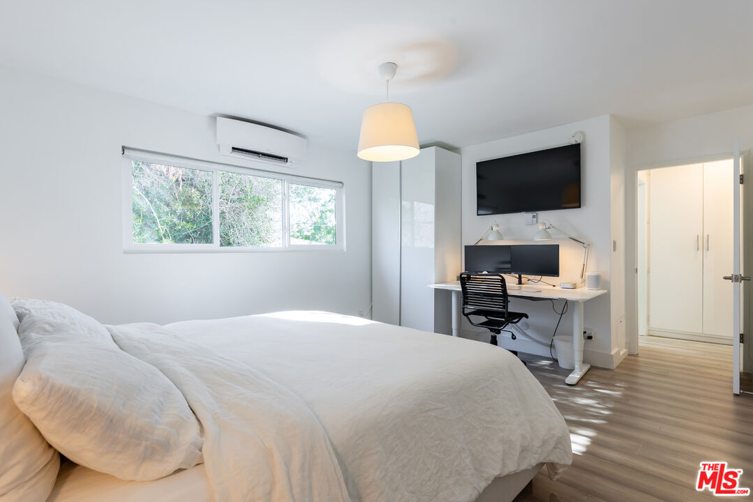 10654 Wilkins Ave Unit: 5