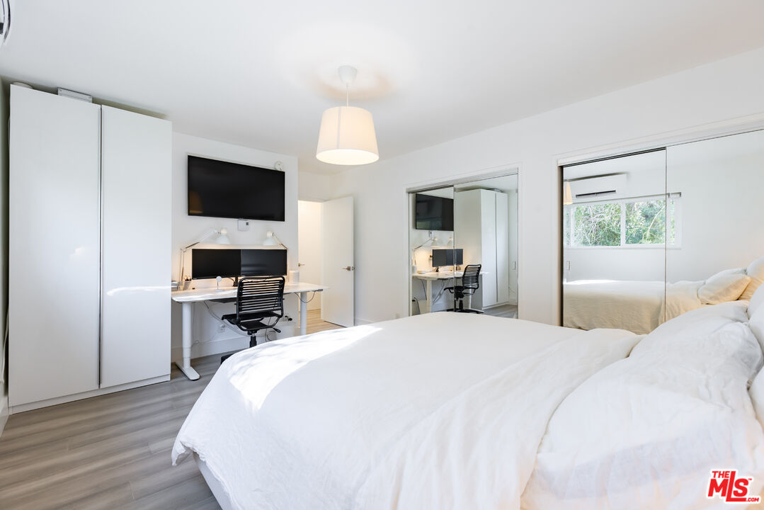 10654 Wilkins Ave Unit: 5