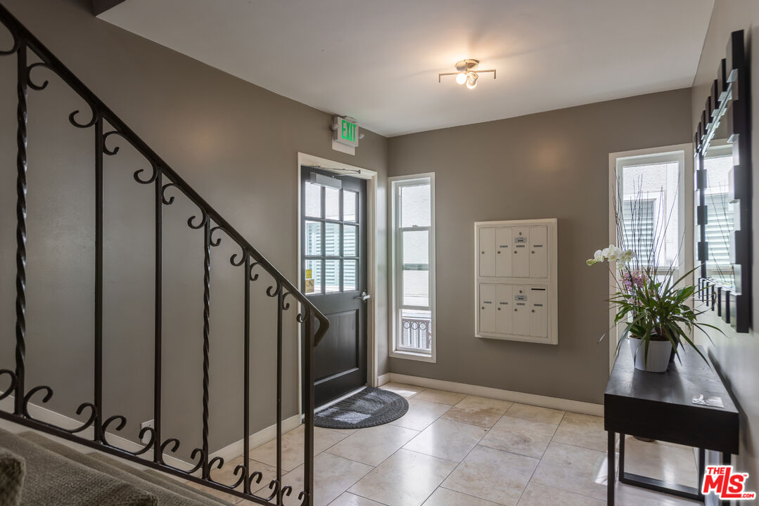 10654 Wilkins Ave Unit: 5