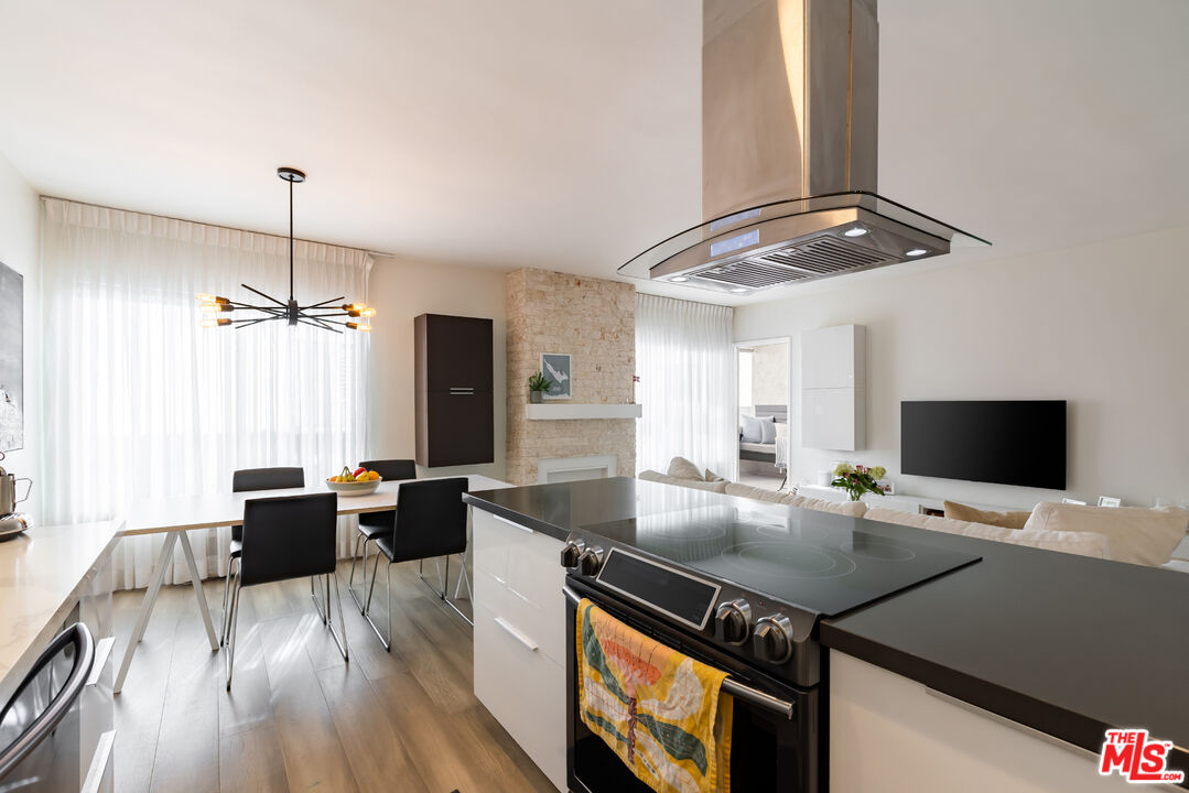10654 Wilkins Ave Unit: 5