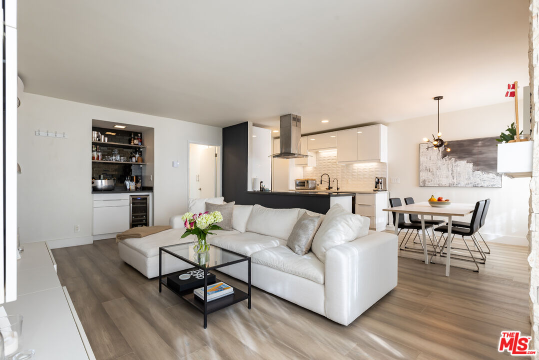 10654 Wilkins Ave Unit: 5