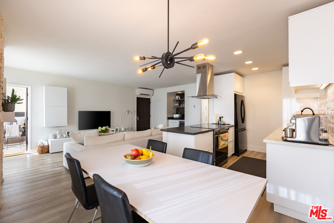 10654 Wilkins Ave Unit: 5