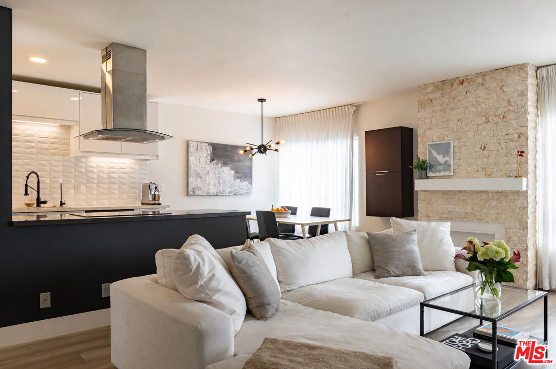 10654 Wilkins Ave Unit: 5
