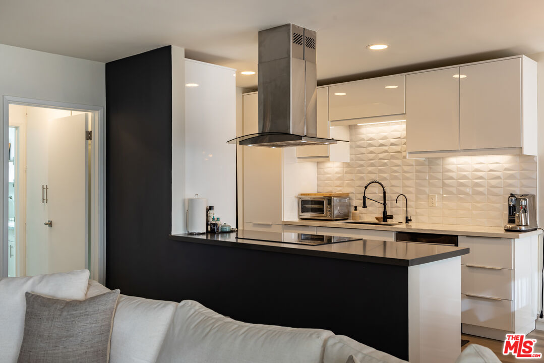 10654 Wilkins Ave Unit: 5