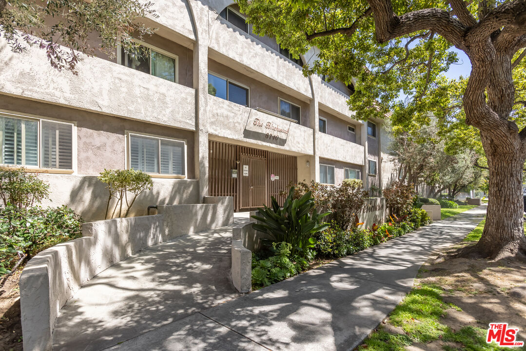 8710 Belford Ave Unit: 215B