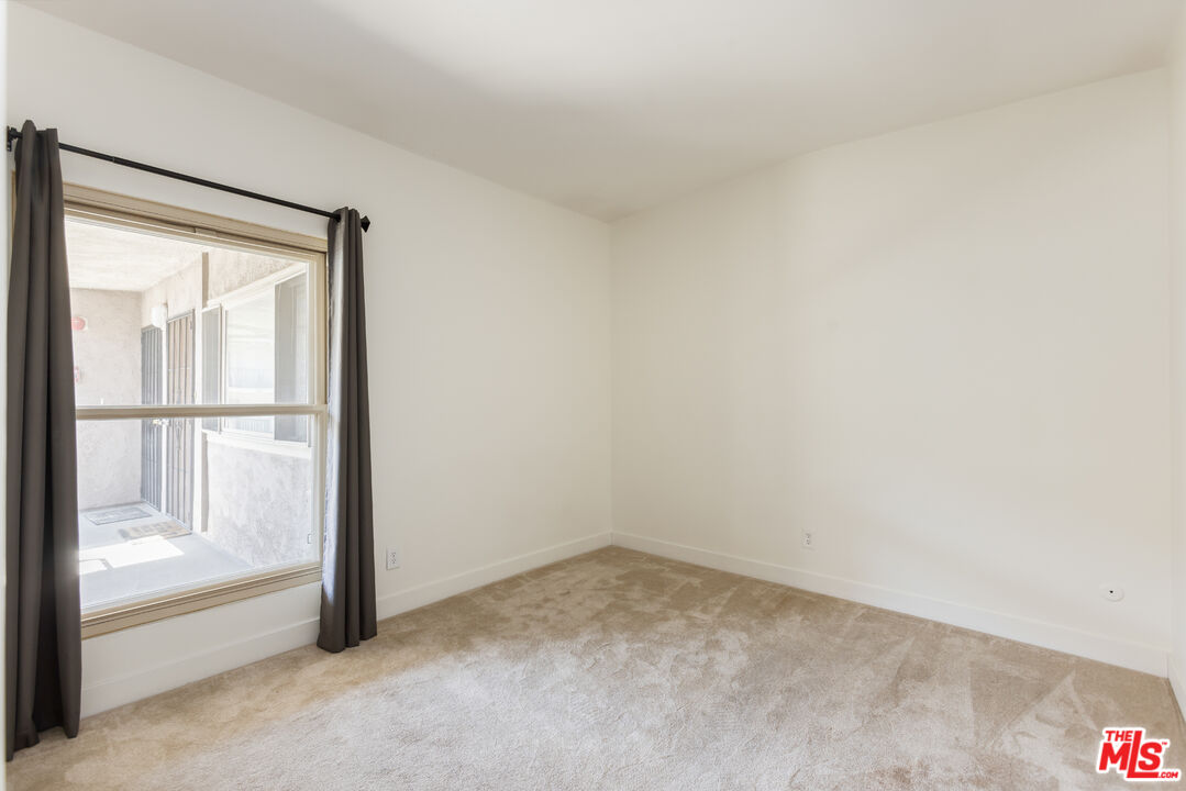 8710 Belford Ave Unit: 215B