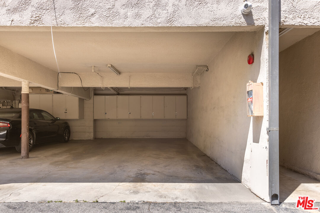 8710 Belford Ave Unit: 215B