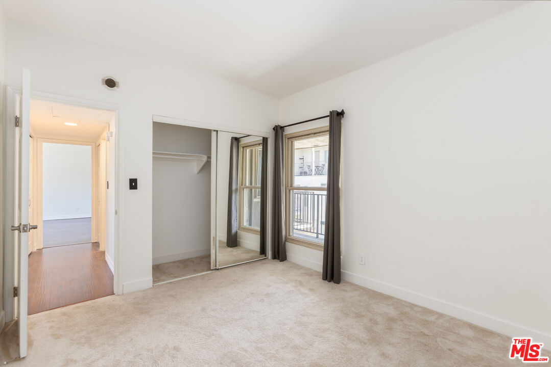 8710 Belford Ave Unit: 215B