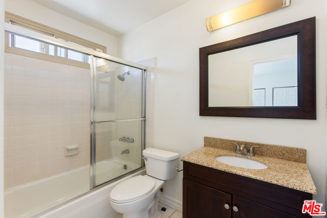 8710 Belford Ave Unit: 215B