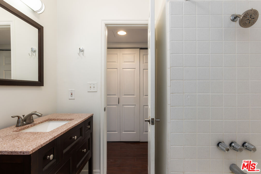 8710 Belford Ave Unit: 215B