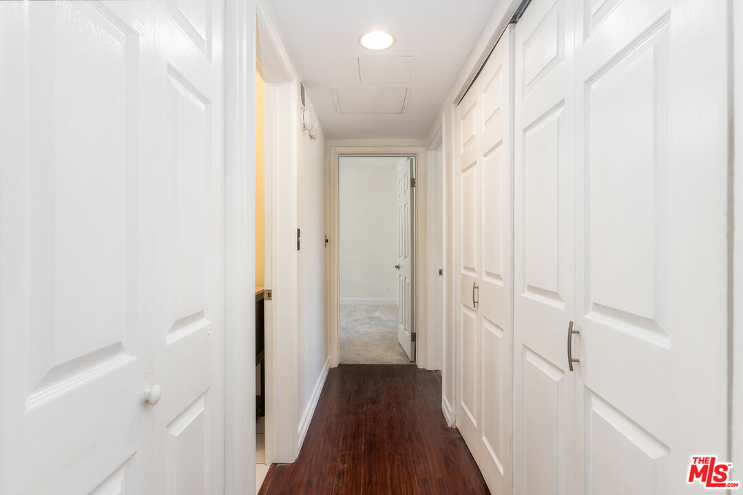 8710 Belford Ave Unit: 215B