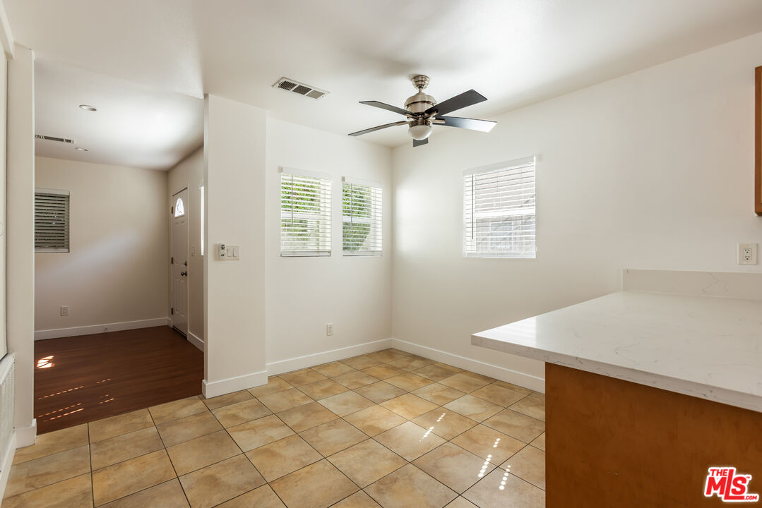 1206 N Beachwood Dr
