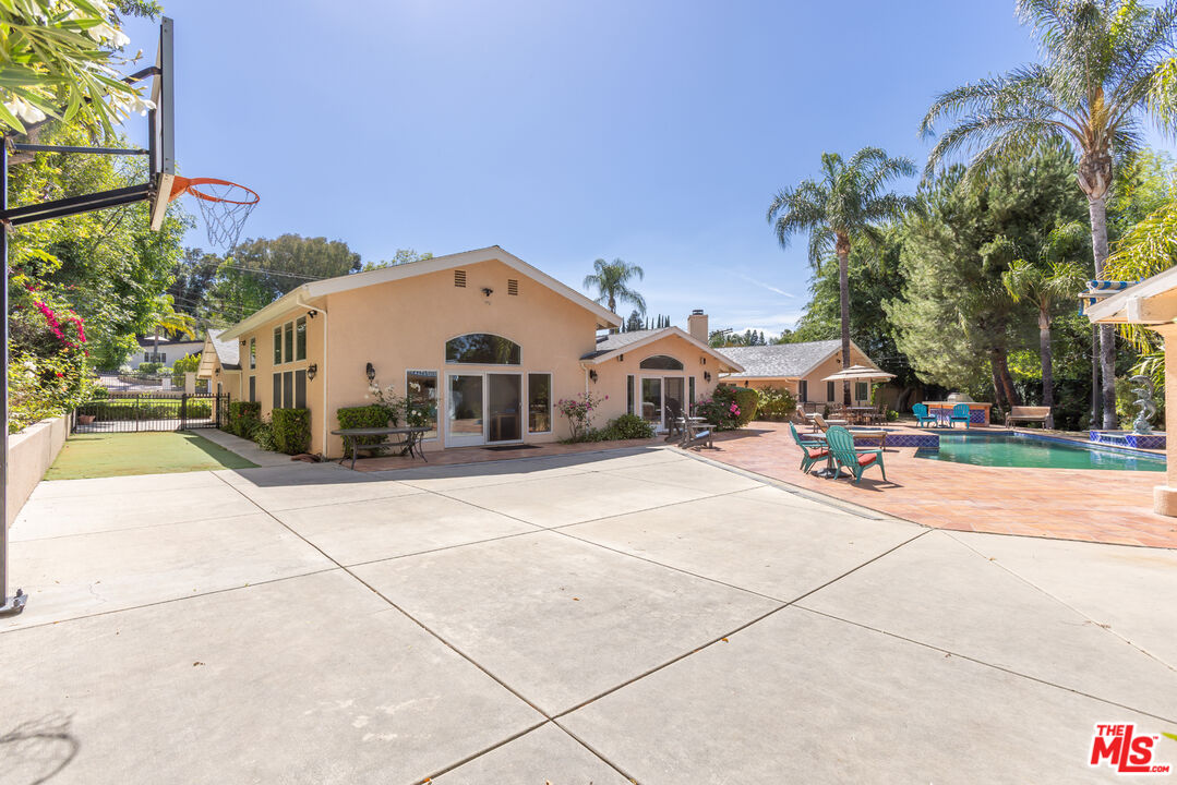 19717 Wells Dr