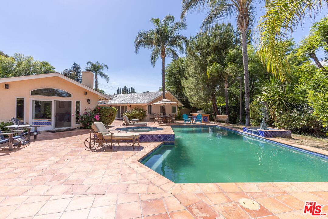 19717 Wells Dr
