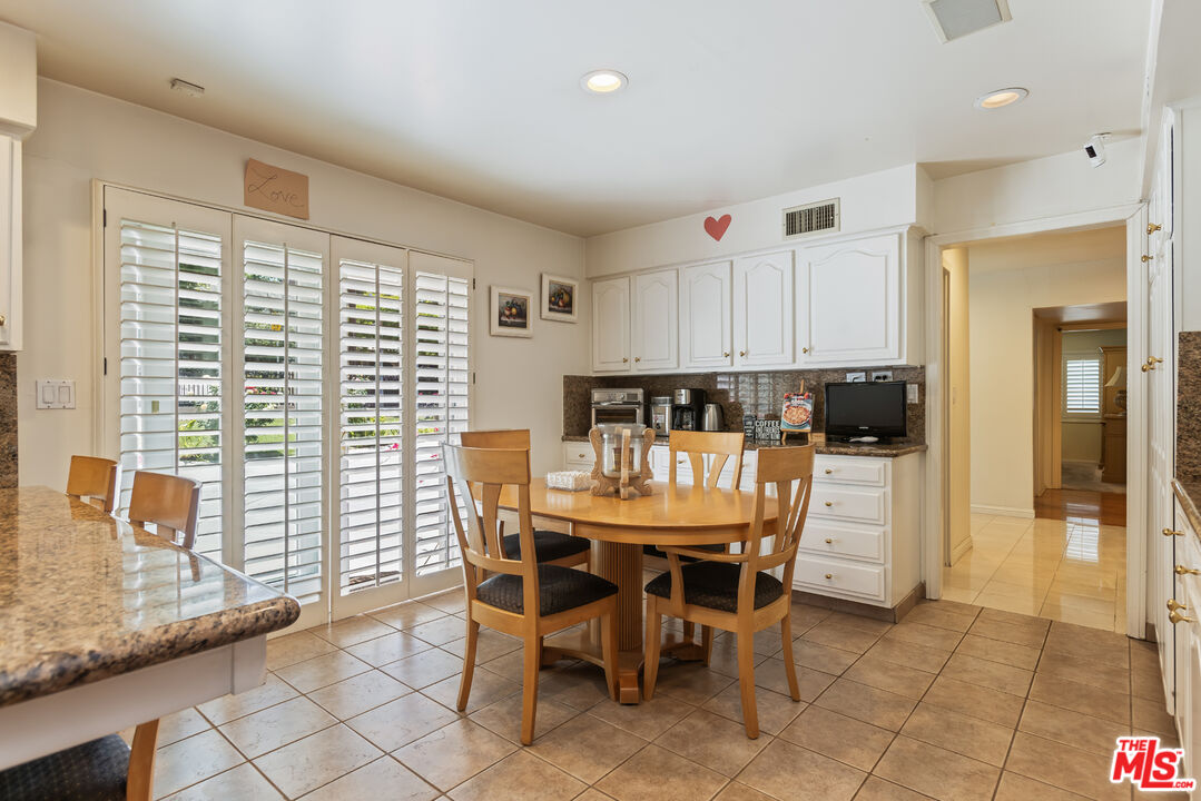 19717 Wells Dr