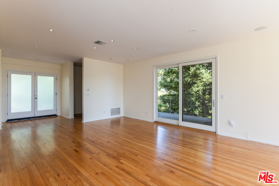 5084 Campo Rd