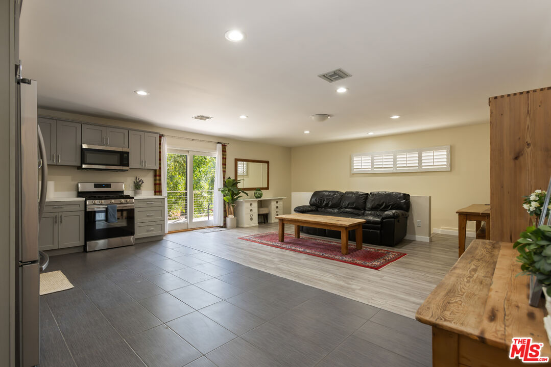 5084 Campo Rd