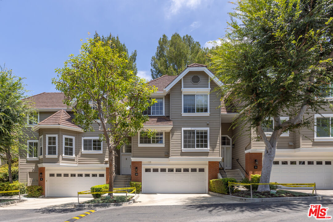 20950 Oxnard St Unit: 10