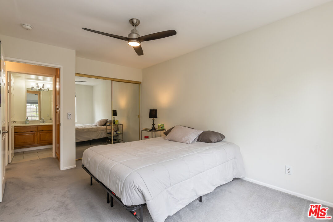20950 Oxnard St Unit: 10