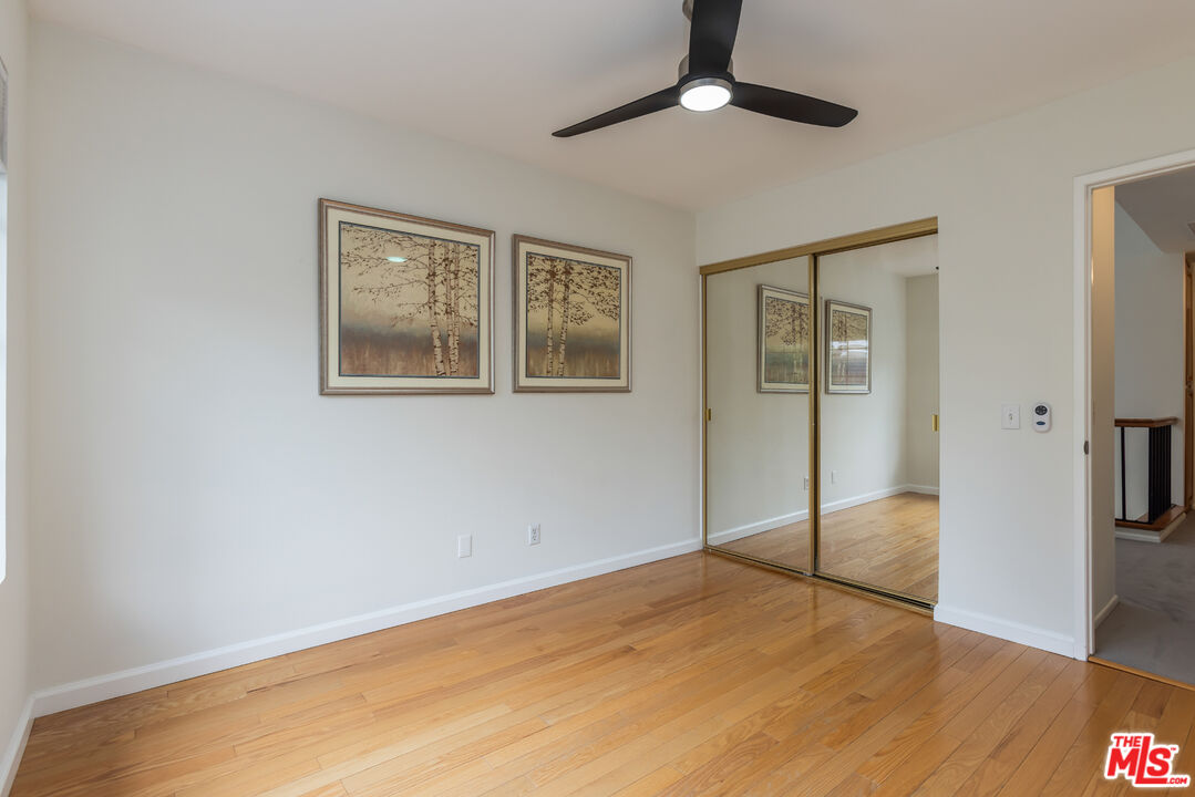 20950 Oxnard St Unit: 10