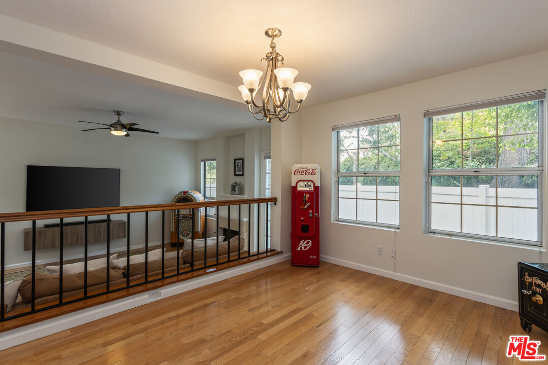 20950 Oxnard St Unit: 10