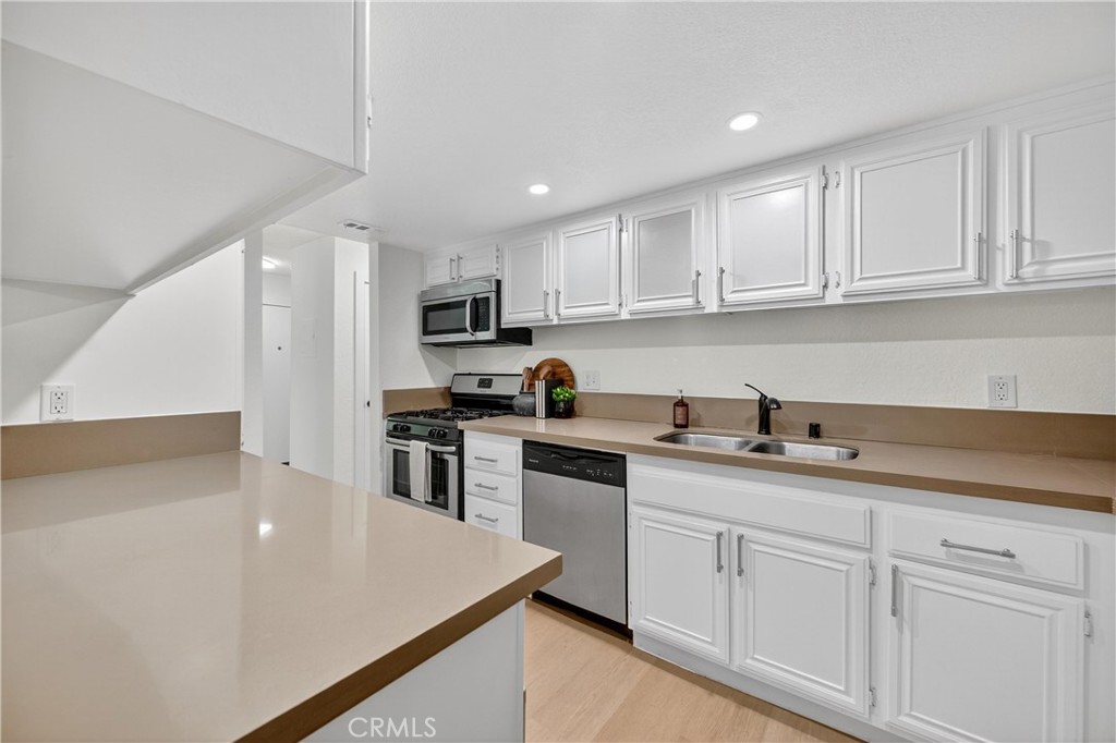 600 Central Avenue 334