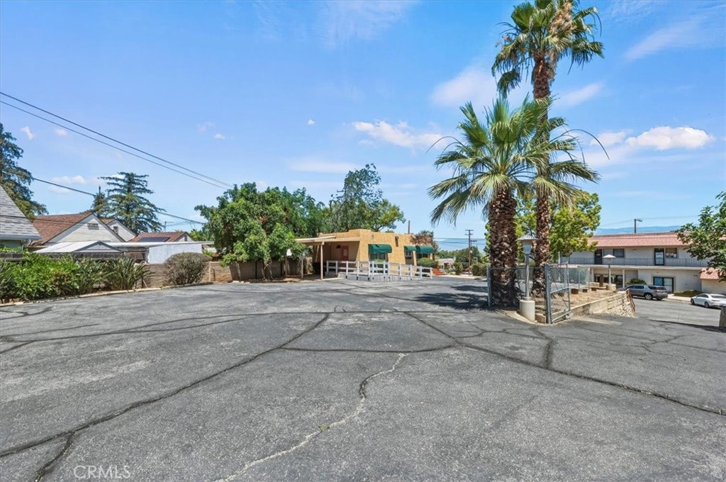 521 W Citrus