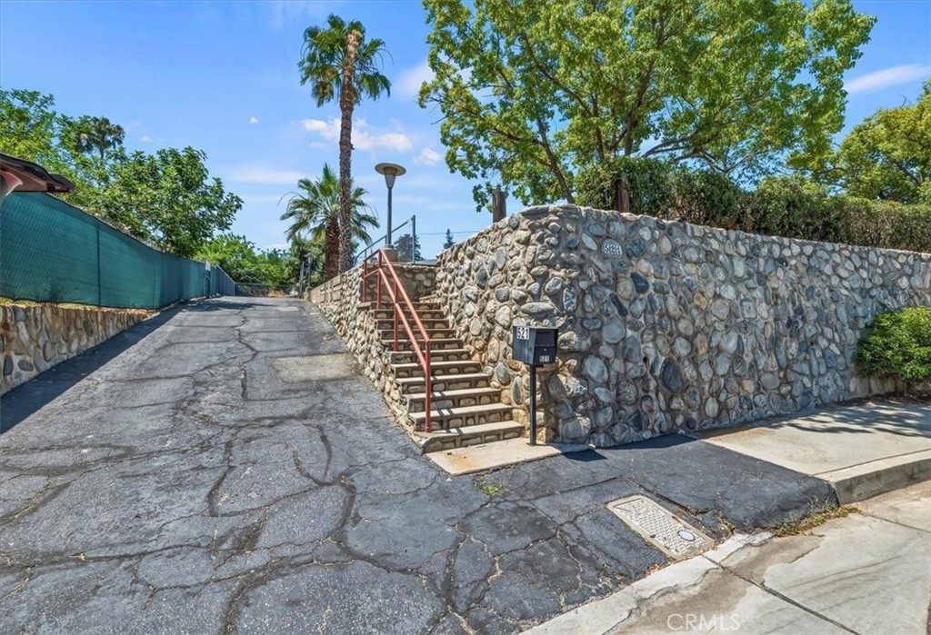 521 W Citrus