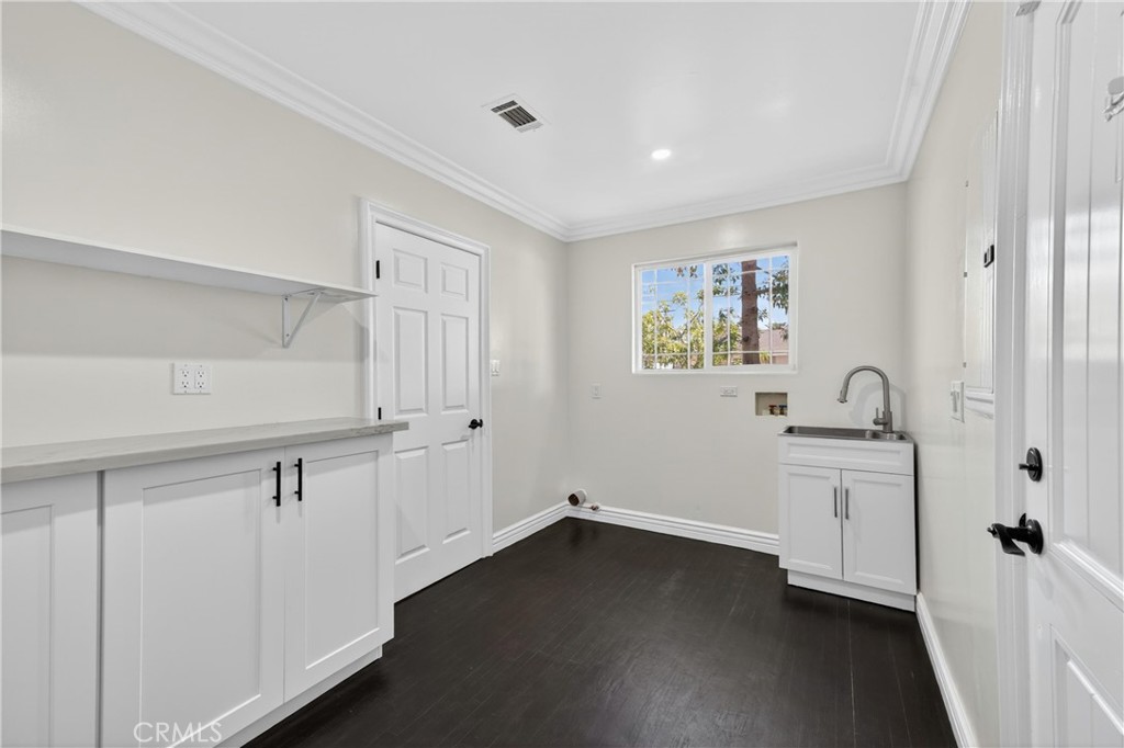 760 N Huntington