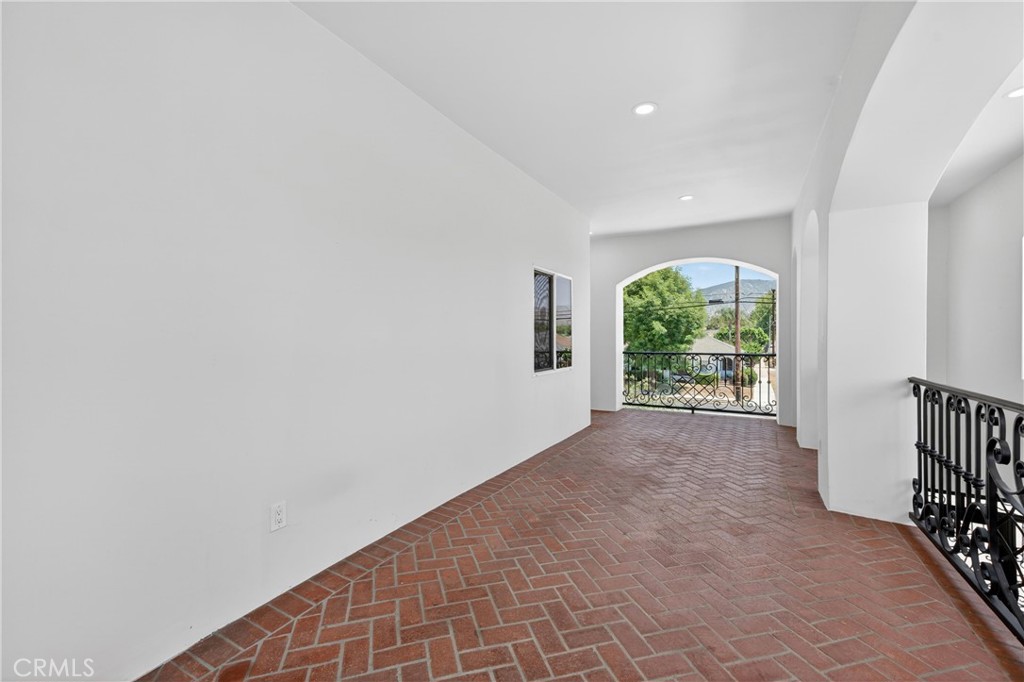 760 N Huntington