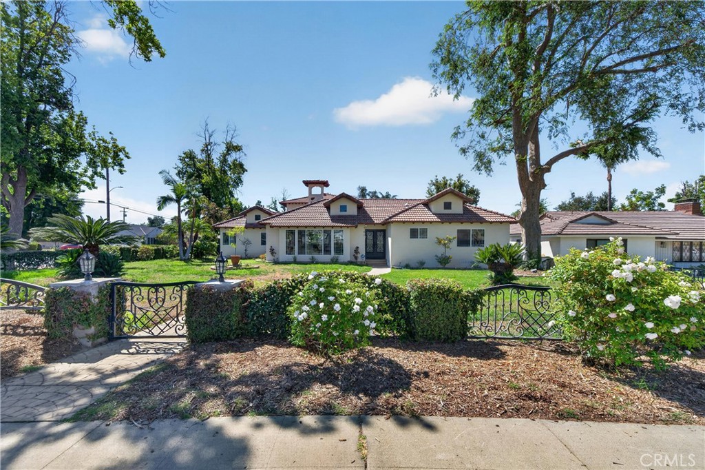 760 N Huntington