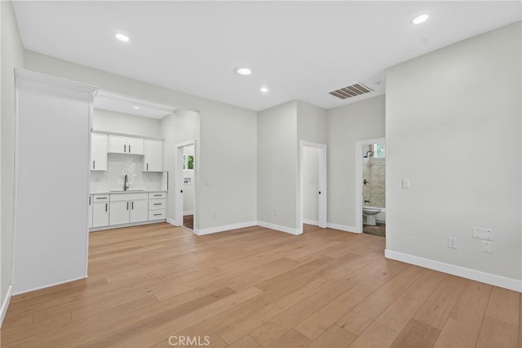 760 N Huntington