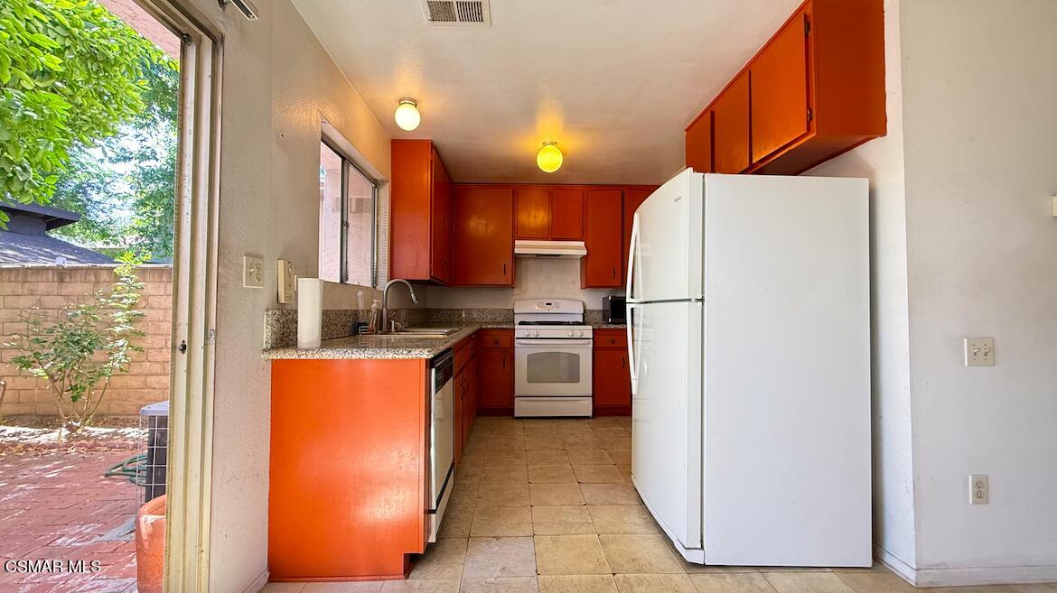 7550 Corbin Avenue, 6