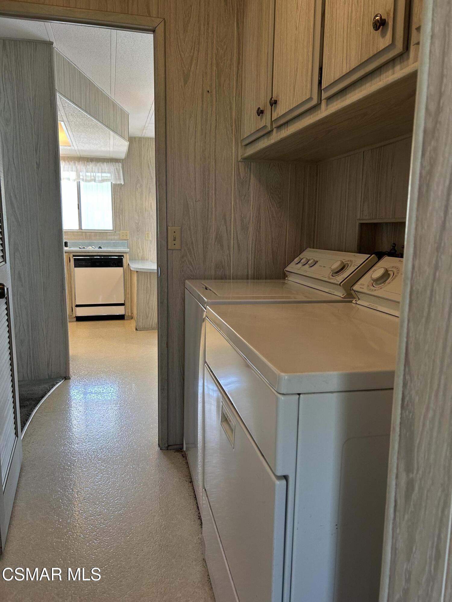 99 Jeannine Court, 99