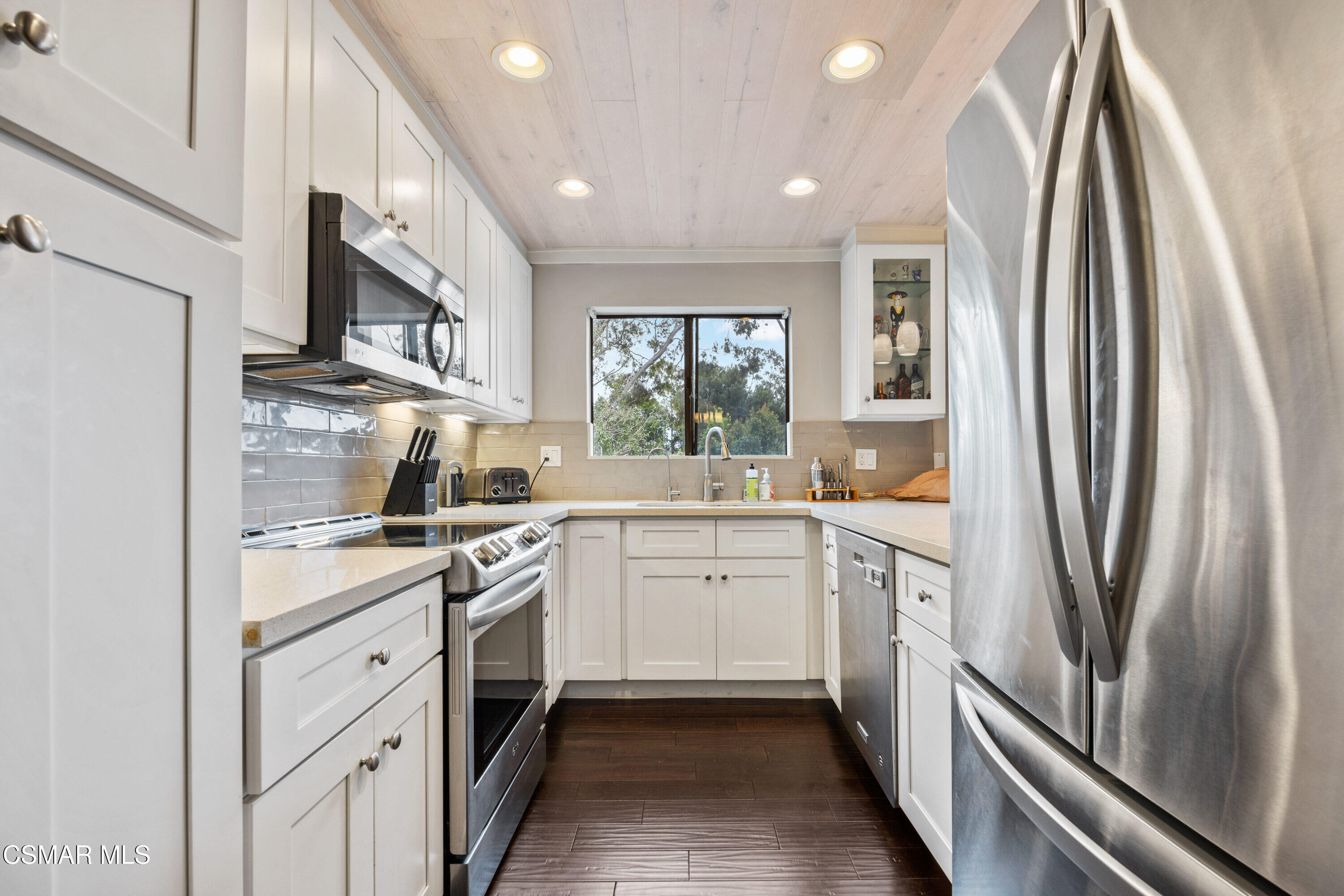 5000 S Centinela Avenue, 109